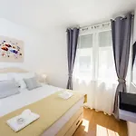 Apartament Lara